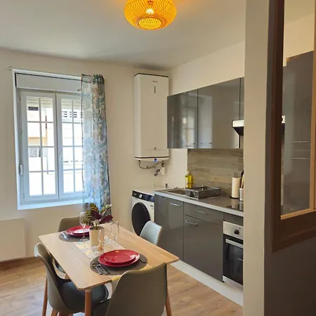 Lejlighed Grand Familial 47m2 Au 1er Etage Charleville-Mézières